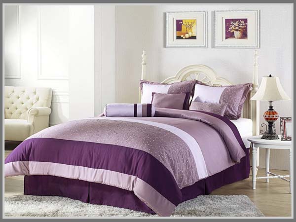 Kamar tidur warna ungu